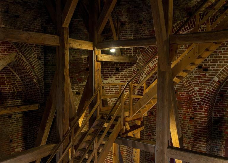 Trap naar de kerktoren van St. Marien-Kirche, Stralsund