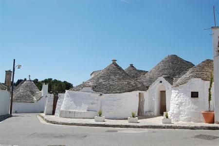 Trulli Holiday Albergo Diffuso in Alberobello