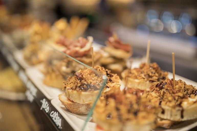 Typische pinchos in Pamplona, Spanje