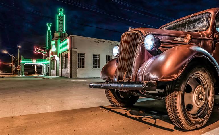 U-Dropp Inn in Shamrock