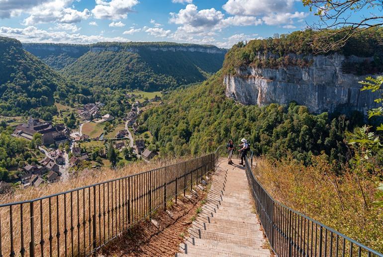 Uitzicht op Baume-les-Messieurs, Jura
