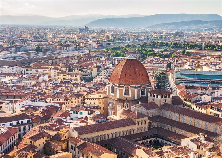 Uitzicht op de Cappelle Medicee in Firenze