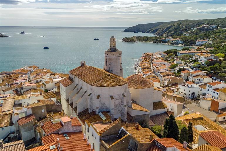Uitzicht op de Esglesia Santa Maria de Cadaqués