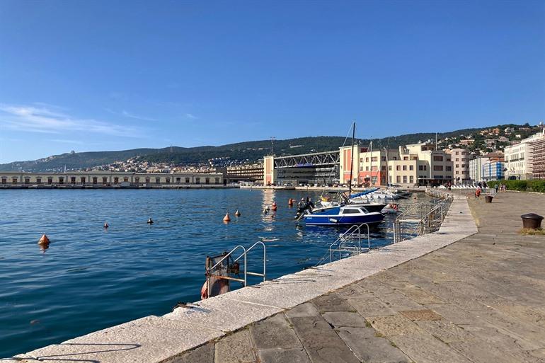 Uitzicht op de haven van Triëst