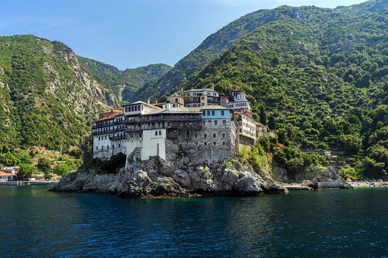 Uitzicht op de kloosters van Mount Athos