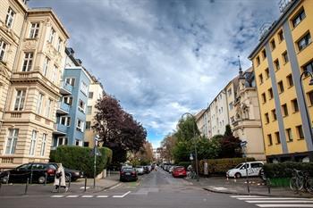 Uitzicht op de Lutticher Strasse in het Belgisches Viertel, Keulen