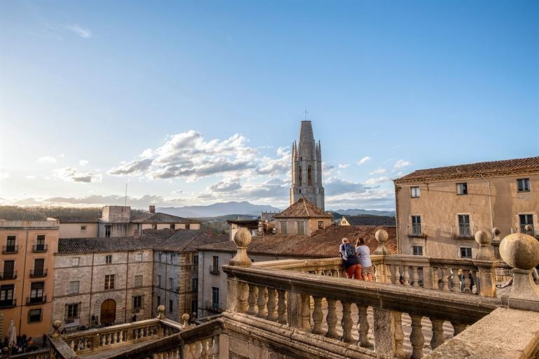 Uitzicht op de toren van Basilica de Sant Feliu