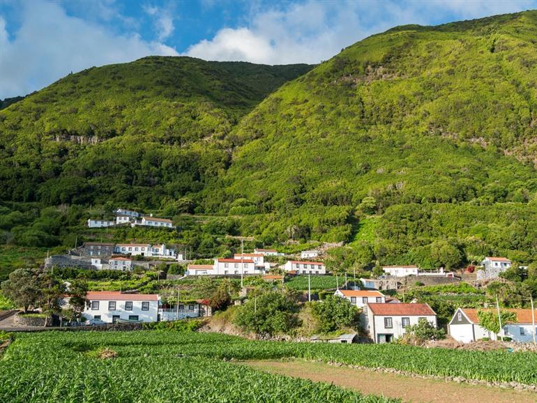 Uitzicht op Fajã dos Vimes, Sao Jorge