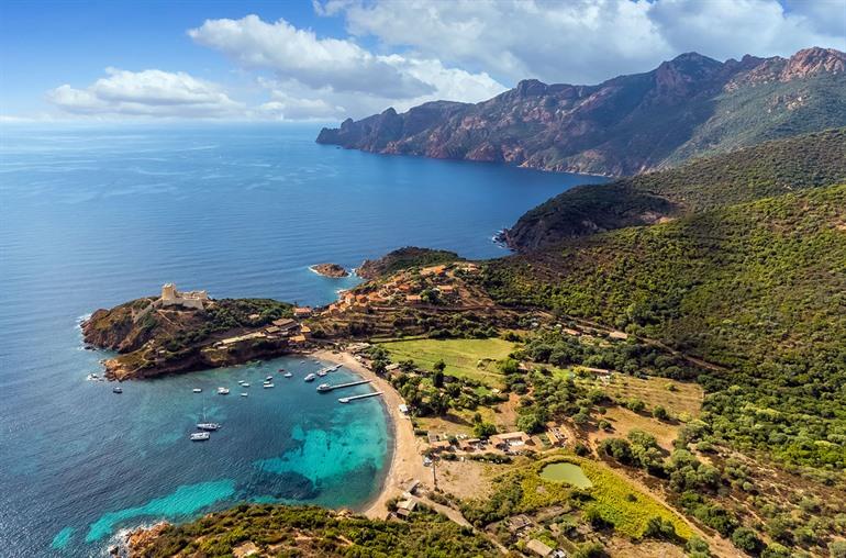 Uitzicht op het dorpje Girolata, Scandola