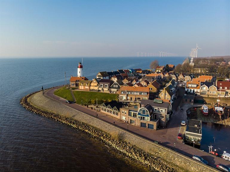 Uitzicht op het dorpje Urk, Noord-Nederland