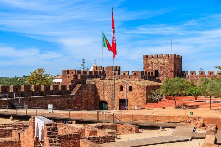 Uitzicht op het kasteel van Silves, Portugal