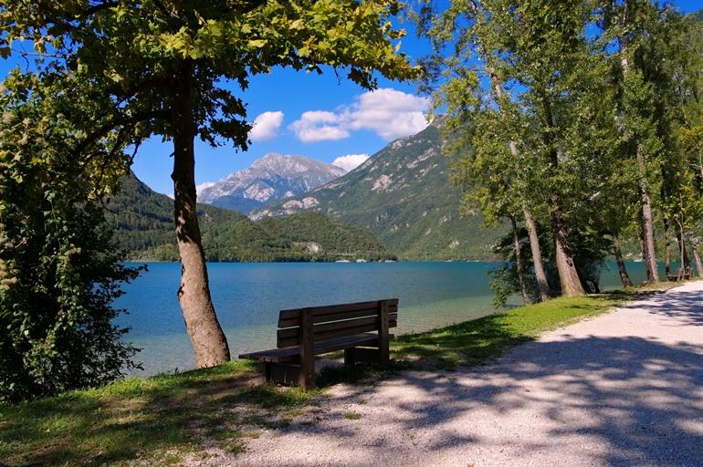 Uitzicht op het Lago di Cavazzo