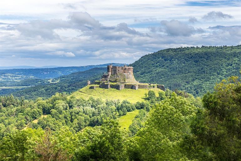Uitzicht op het Murol kasteel, Auvergne