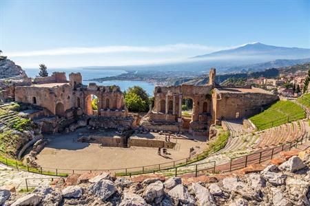 Uitzicht op het oude theater van Taormina