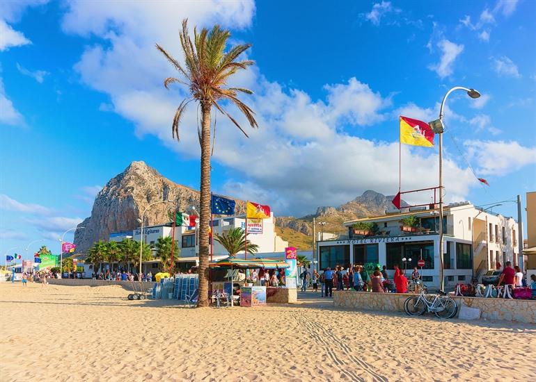 Uitzicht op het strand bij San Vito lo Capo, Sicilië