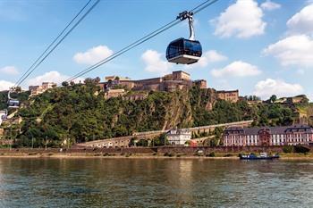 Uitzicht op het Vesting Ehrenbreitstein en de kabelbaan, Koblenz