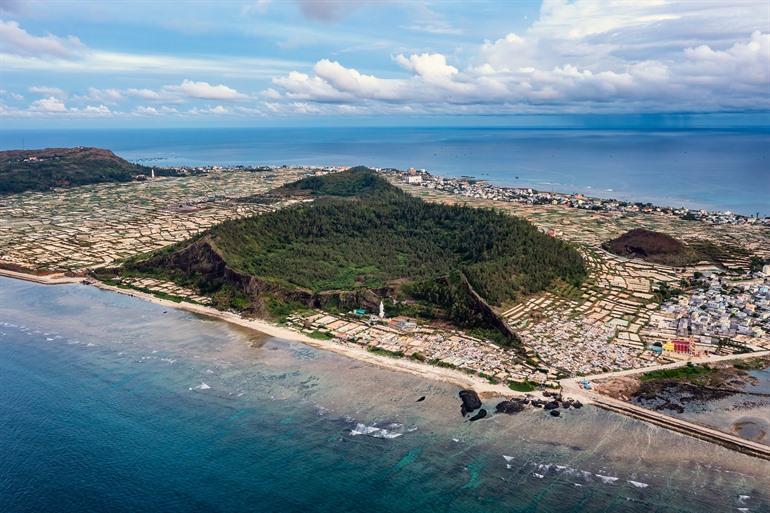 Uitzicht op het vulkanische Lý Sơn-eiland