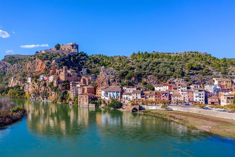 Uitzicht op Miravet, Catalonië