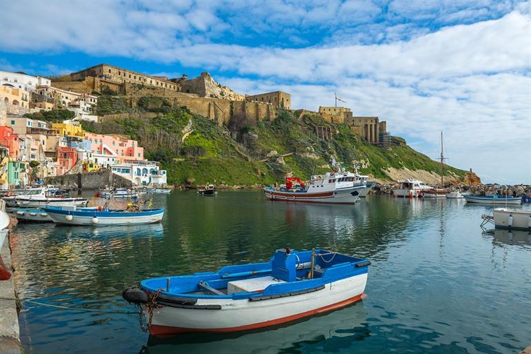 Uitzicht op Palazzo d’Avalos, Procida