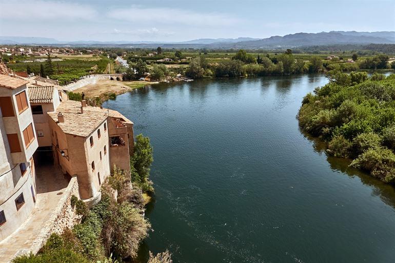 Uitzicht over de Ebro vanaf uitkijkpunt Sanaqueta achter de kerk, Miravet