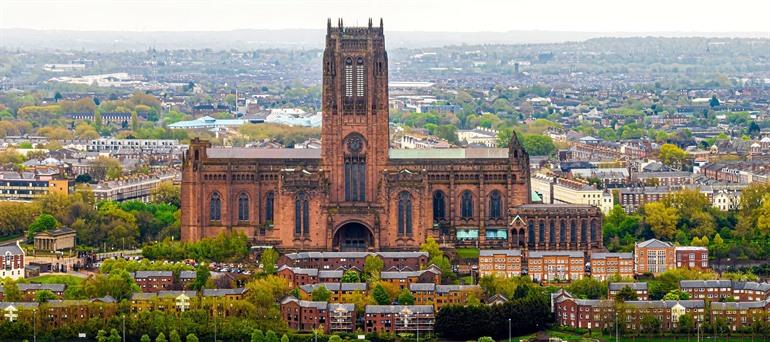 Uitzicht over de kathedraal van Liverpool