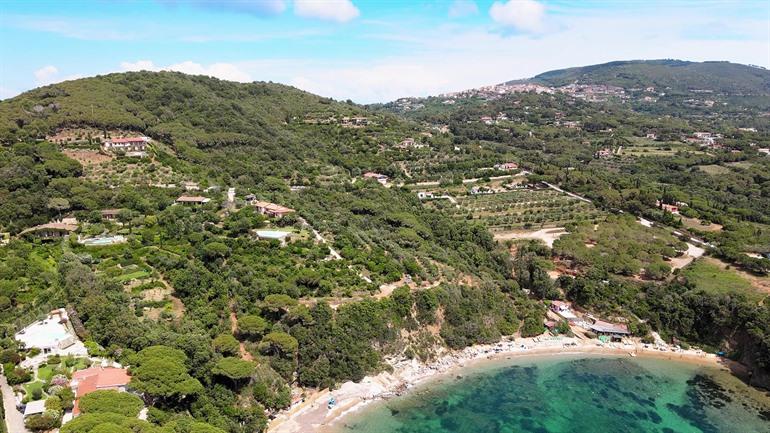 Uitzicht over het Groene eiland Elba, Toscane