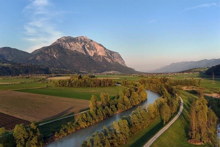 Uitzicht over het landschap van Natuurpark Dobratsch