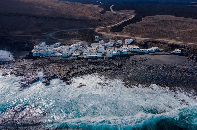Uitzicht over het verlaten dorp Tenesar, Lanzarote
