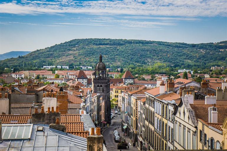 Uitzicht over Riom in de Auvergne