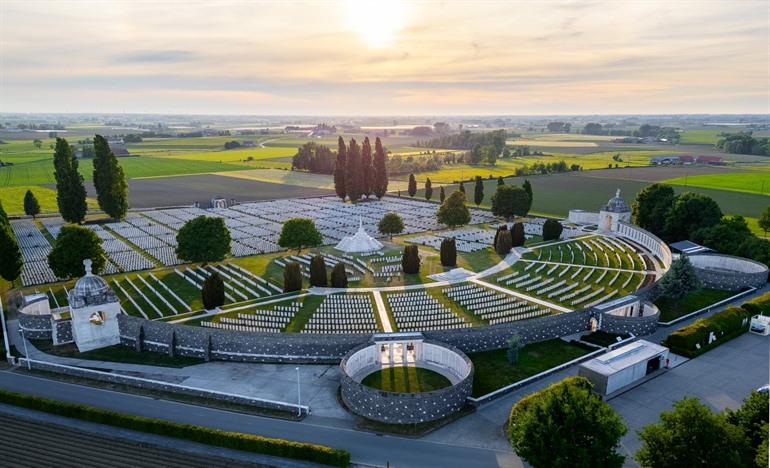 Uitzicht over Tyne Cot Cemetery