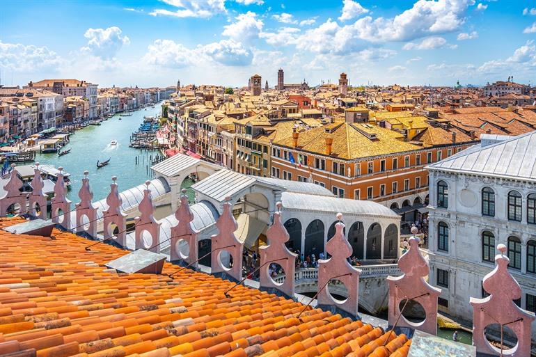 Uitzicht over Venetië vanaf T Fondaco dei Tedeschi