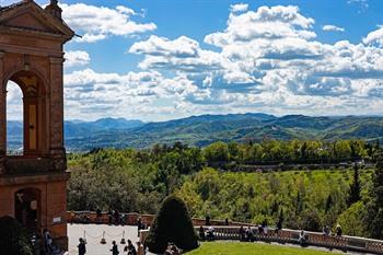 Uitzicht vanaf de Madonna di San Luca kerk in Bologna