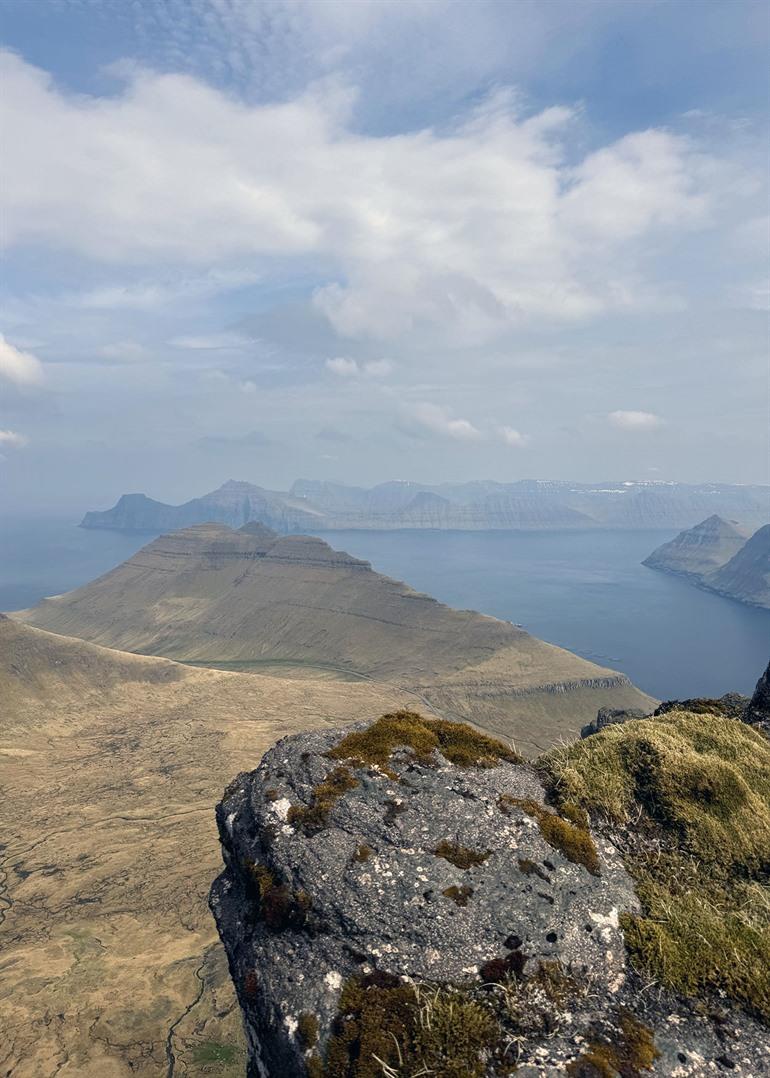 Uitzicht vanaf de Slættaratindur, Eysturoy