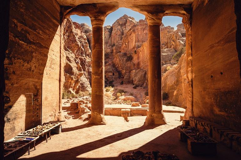 Uitzicht vanuit de Tuintempel bij Wadi Farasa, JordaniË