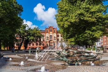 Universiteitsgebouw in Italiaanse Renaissancestijl, Rostock, Duitsland