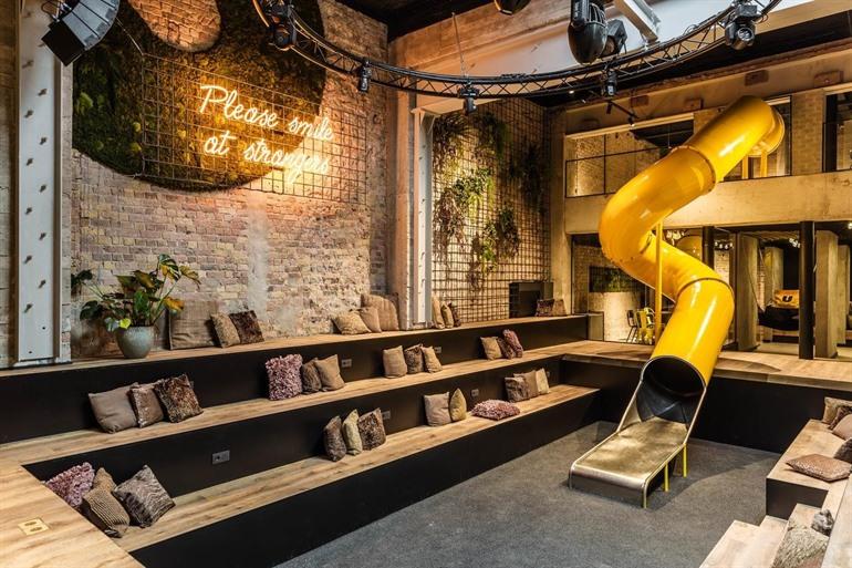 Upstairs Hotel (Oostende)