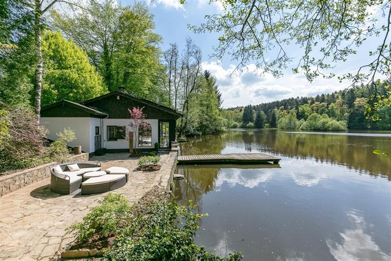 Vakantiehuisje met een eigen privevijver in de Ardennen
