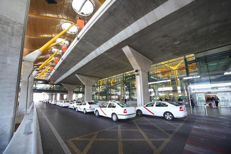 Vanaf luchthaven Madrid Barajas naar het centrum met de taxi