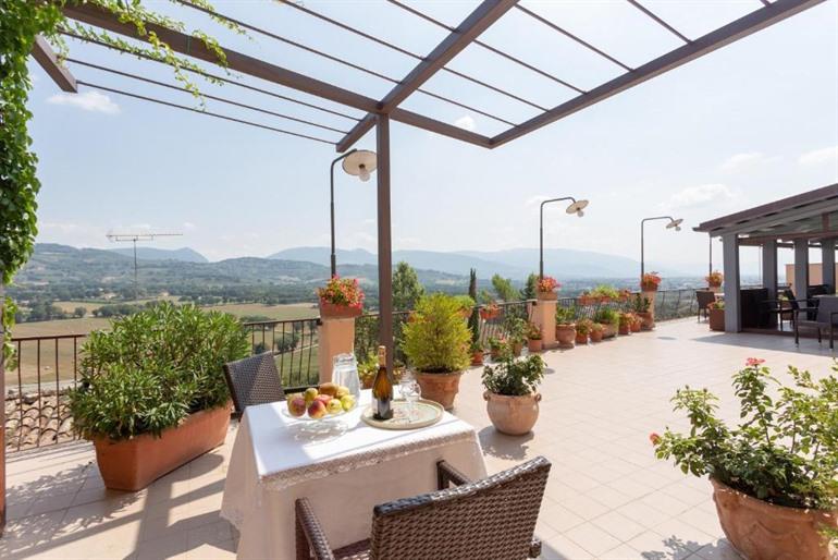 Verblijf bij Albergo Il Cacciatore, net buiten het centrum van Spello