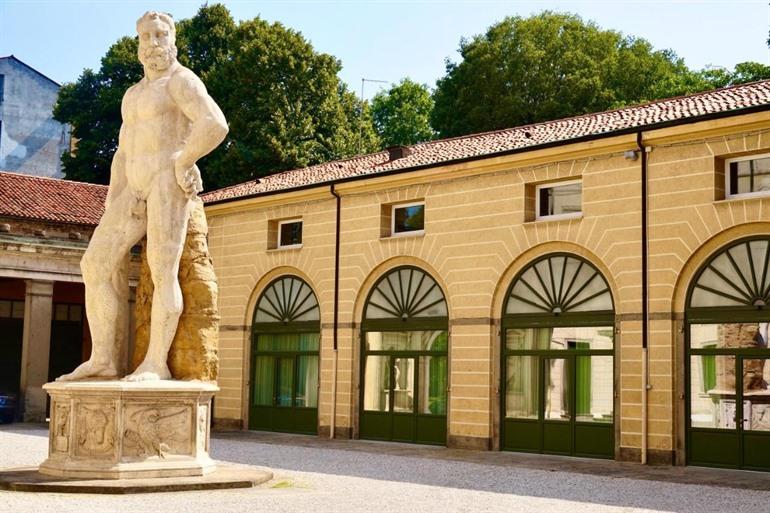 Verblijf boeken in het karakteristieke Palazzo Mantua Benavides