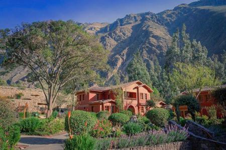 Verblijf in Hotel Pakaritampu