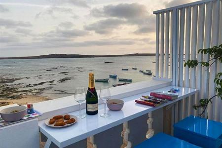 Verblijf je liever tussen de lokale bevolking? Boek dan deze charmante B&B Nos Kasa