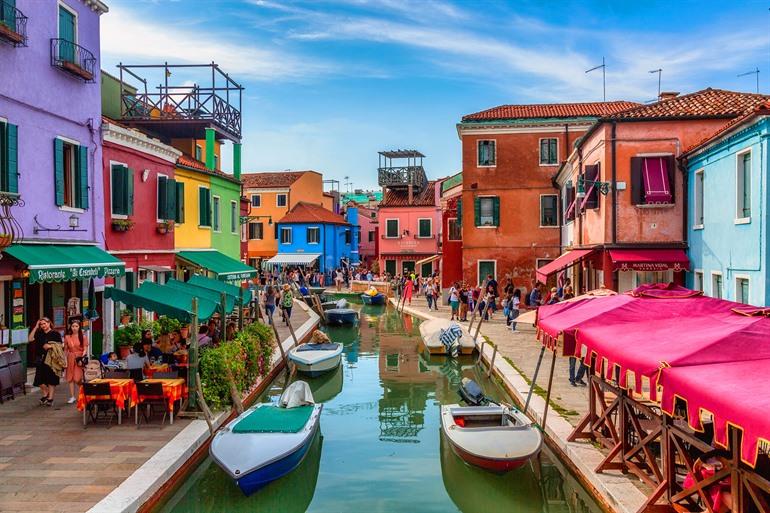 Verken de eilanden Murano en Burano vanuit Venetië incl. bezoek aan een glasfabriek