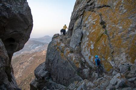 Verken de langste Via Ferrata van de Cycladen tijdens een wandeling met gids