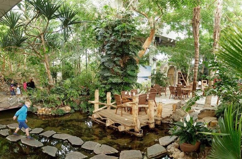 Verken de Market Dome in Center Parcs de Vossemeren