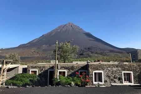 Verken het charmante dorpje Chã Das Caldeiras incl. wijn- en kaasproeverij