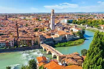 Verona, Ponte Pietra brug over de Adige rivier