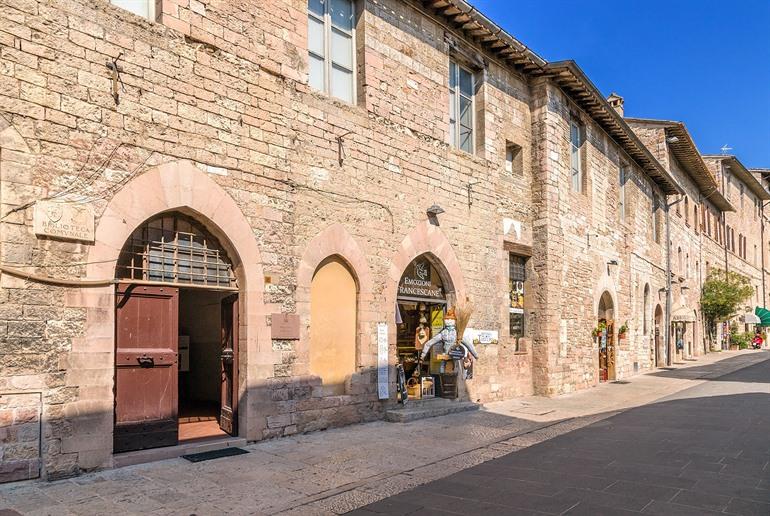 Via San Francesco, Assisi