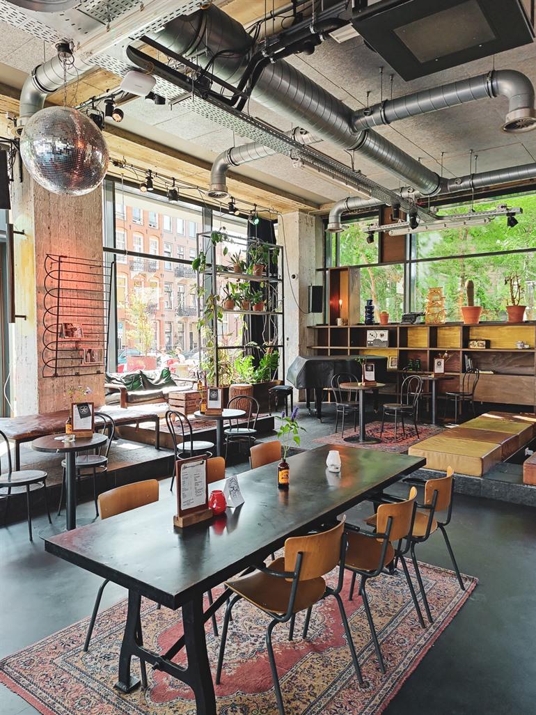 Volkshotel in Amsterdam