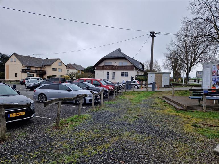Waar parkeren bij de Geierlay hangbrug?